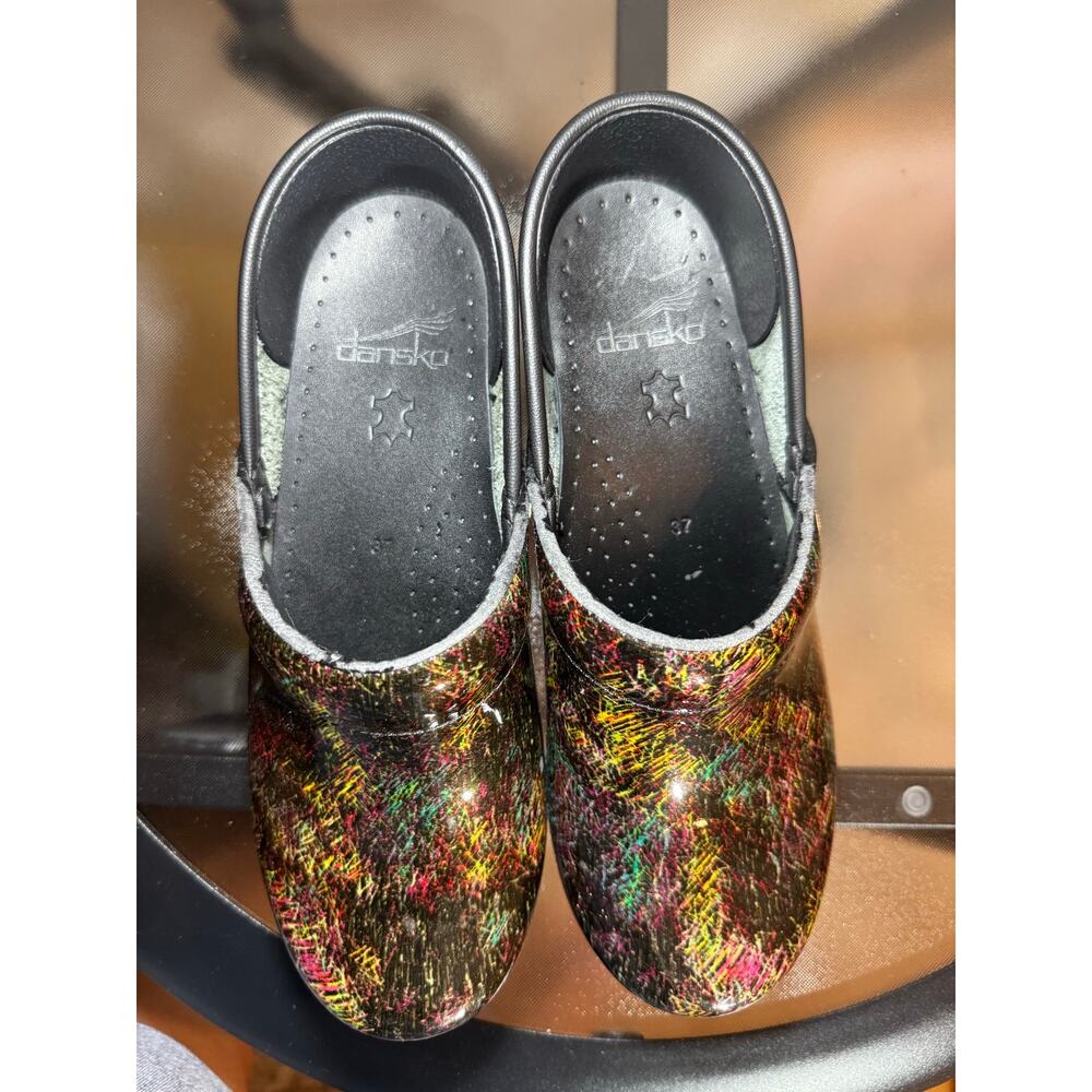 DANSKO Clogs In Abstract Neon Colors - Picture 3 of 7